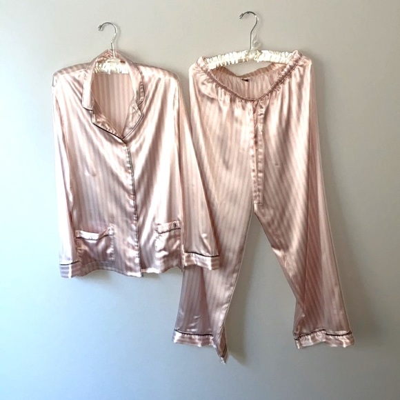 Medium Victoria's Secret Classic Pink Striped Satin Pajama Set Silky